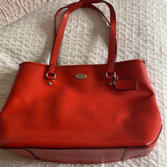 Orange leather Coach hand bag - Picture 6 of 7